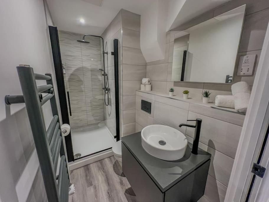 Orange Rentals-High Spec, Midnight Suite, Sleeps 4-Pets Welcome! Liverpool Exterior foto